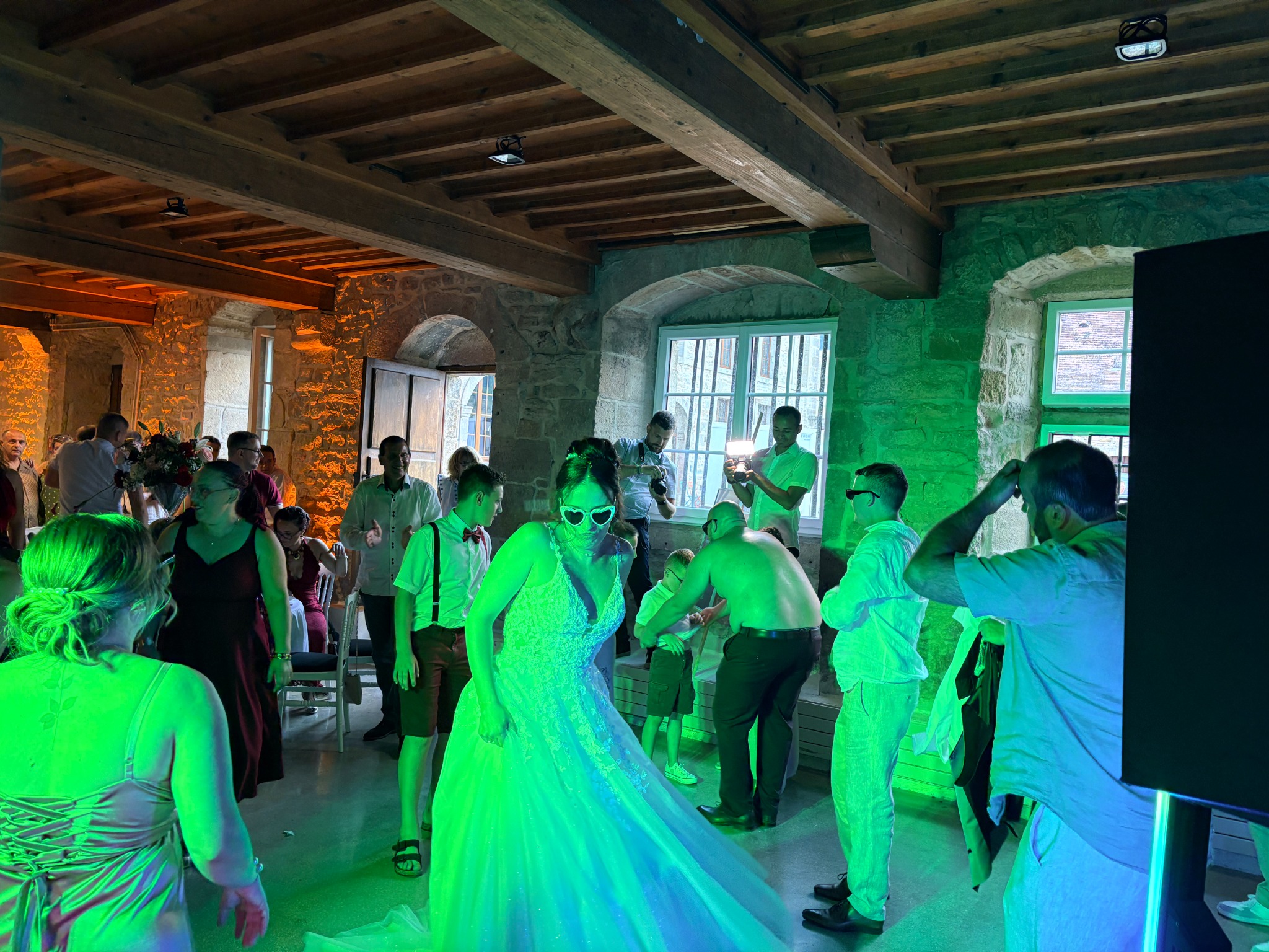 Soirée dansante de mariage animée par DJ Bouddha