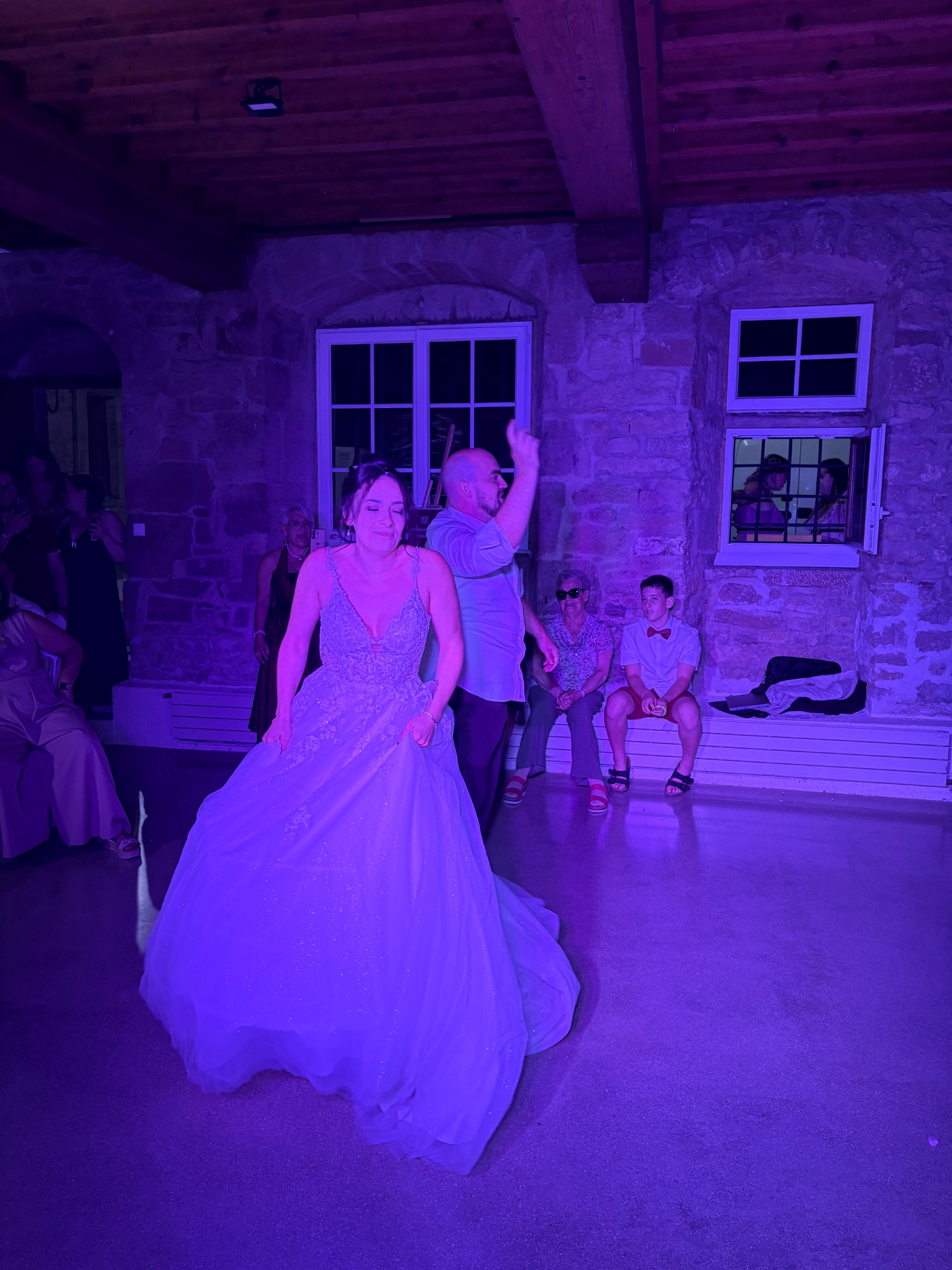 Ambiance DJ lors d'une soirée de mariage